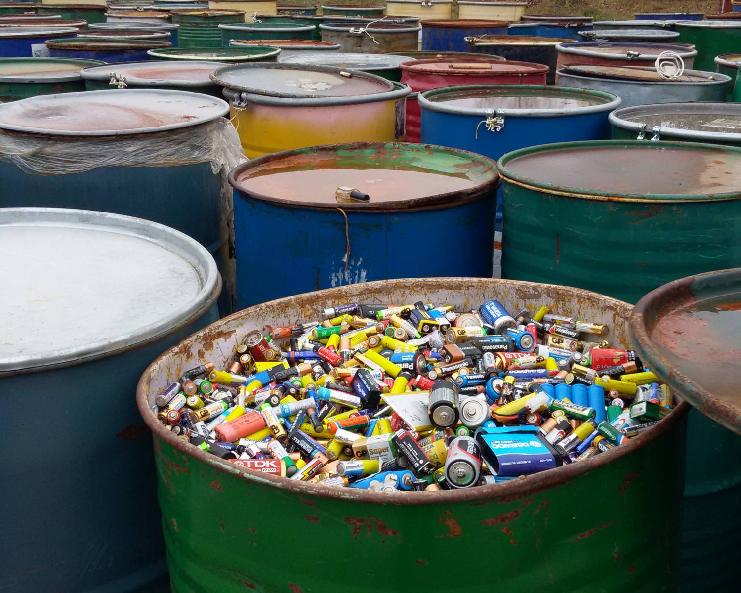 Сбор неопасных отходов. Утилизация промышленных отходов. Промышленные отходы утилизация.