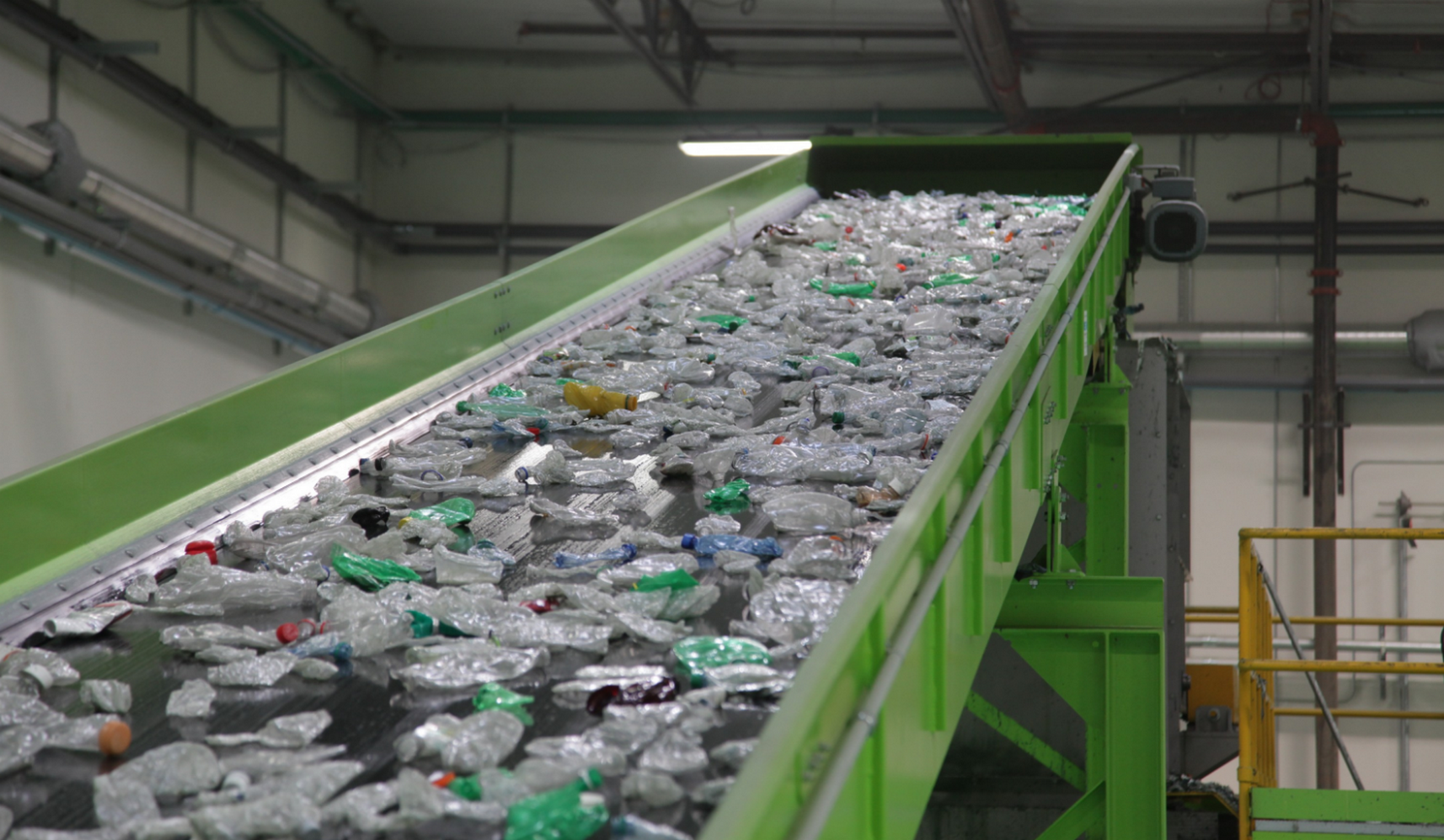 Пэт в перми. Переработка пластика. Завод по переработке пластика. Утилизация пластиковых бутылок. Вторичная переработка пластмасс.