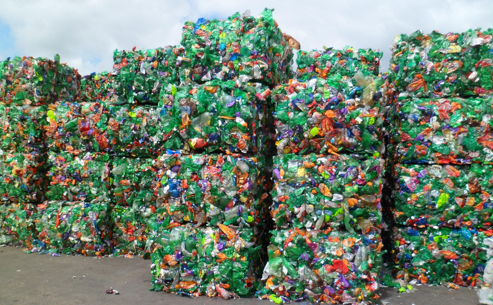 Переработка мусора пластика